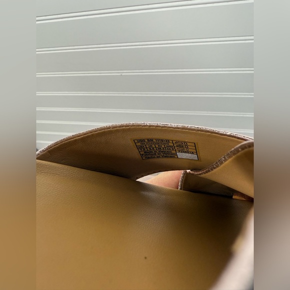 Ugg women’s rose gold metallic Emily square toe slides. Size 7.5 - Picture 7 of 7